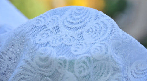 गुणवत्ता  White Jacquard Upholstery Fabric Wedding Dress Fabric 57/58" Width LOYAL Brand OEM कारखाना