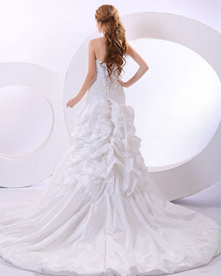 सेक्सी डीप वी हाल्टर नेक वेडिंग ड्रेस रफल्ड लॉन्ग टेल वेडिंग गाउन